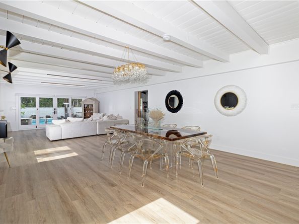 5439 Gentry Avenue, Valley Village CA 91607