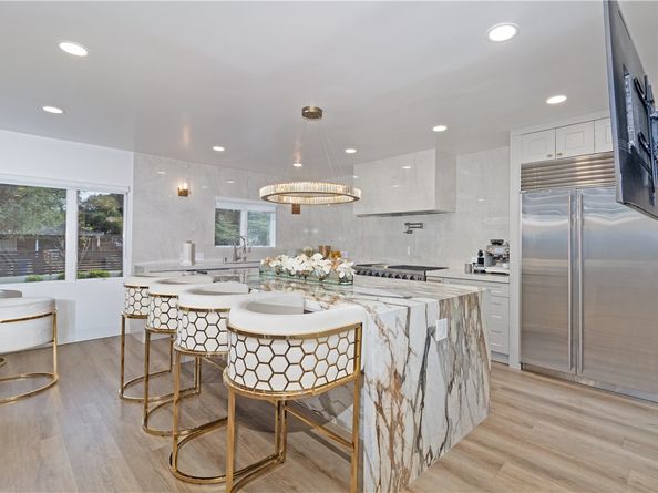 5439 Gentry Avenue, Valley Village CA 91607