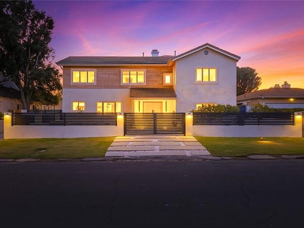 5439 Gentry Avenue, Valley Village CA 91607