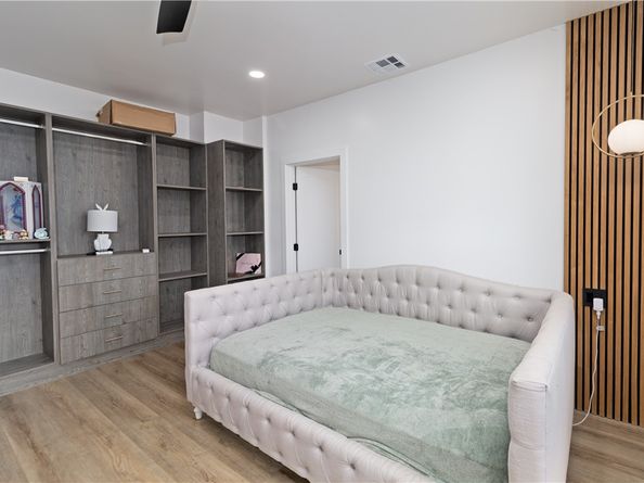 5439 Gentry Avenue, Valley Village CA 91607