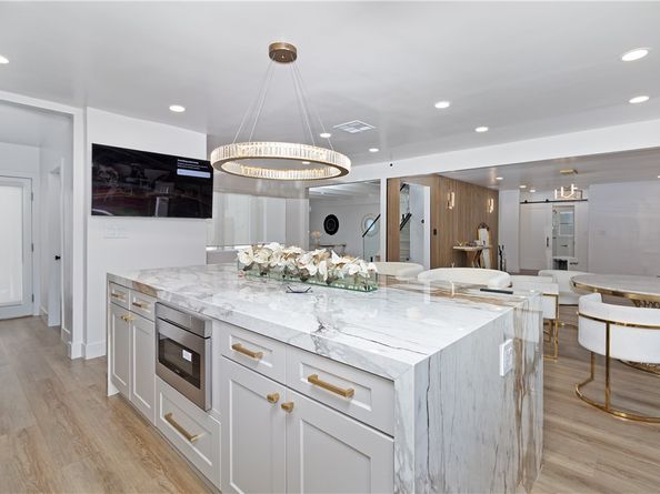 5439 Gentry Avenue, Valley Village CA 91607