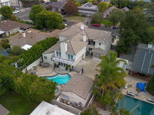 5439 Gentry Avenue, Valley Village CA 91607