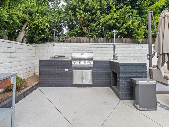 5439 Gentry Avenue, Valley Village CA 91607