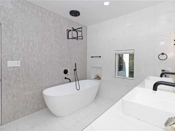 5439 Gentry Avenue, Valley Village CA 91607