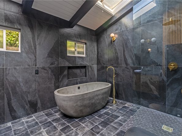 5439 Gentry Avenue, Valley Village CA 91607