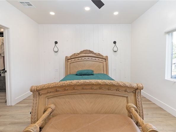 5439 Gentry Avenue, Valley Village CA 91607