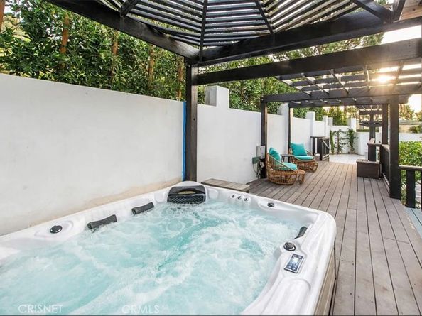 2650 Lisco Pl, Los Angeles CA 90046