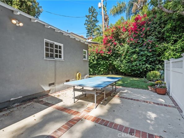 11270 Acama Street, Studio City CA 91602