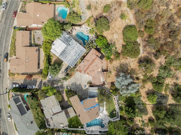 2400 Nalin, Bel Air CA 90077