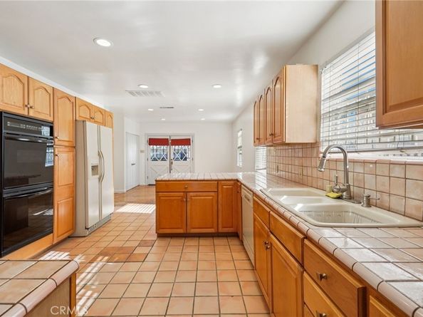 6608 Arlington Avenue, Los Angeles CA 90043