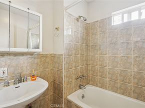 6608 Arlington Avenue, Los Angeles CA 90043