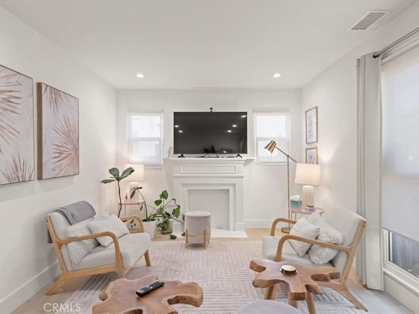 4616 Rosewood Avenue, Los Angeles CA 90004
