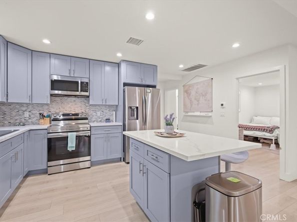 4616 Rosewood Avenue, Los Angeles CA 90004