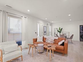 4616 Rosewood Avenue, Los Angeles CA 90004