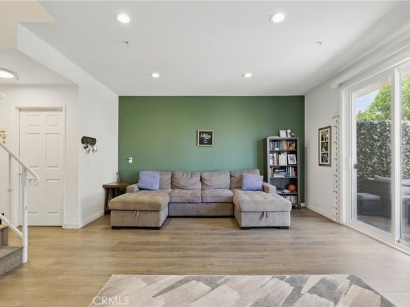 11445 Moorpark Street 12, Studio City CA 91602
