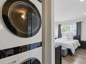 11445 Moorpark Street 12, Studio City CA 91602