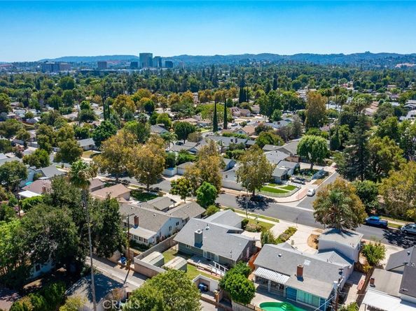 22513 Welby Way, West Hills CA 91307