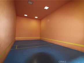 5520 Owensmouth Avenue 217, Woodland Hills CA 91367