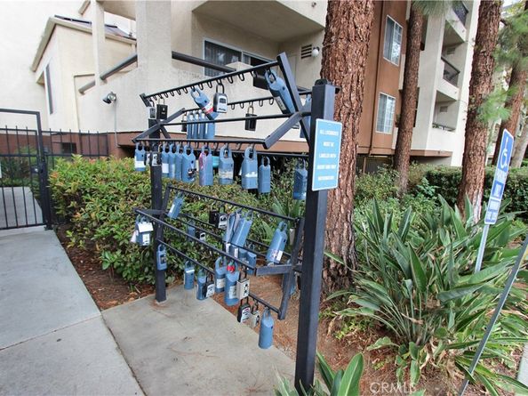 5520 Owensmouth Avenue 217, Woodland Hills CA 91367