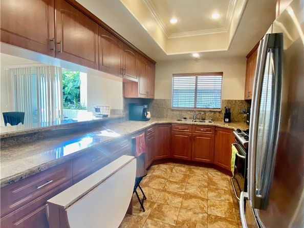 14919 Dickens Street 105, Sherman Oaks CA 91403
