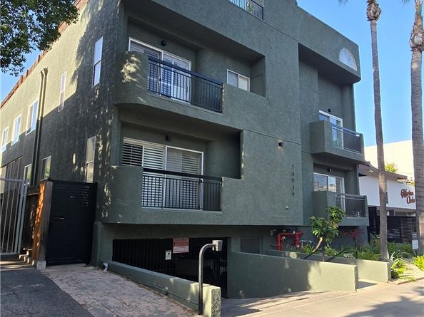 14919 Dickens Street 105, Sherman Oaks CA 91403