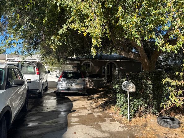 8327 Burnet Avenue, North Hills CA 91343