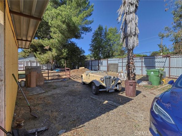 16326 Nordhoff Street, North Hills CA 91343