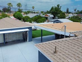 8118 Gentry Avenue, North Hollywood CA 91605