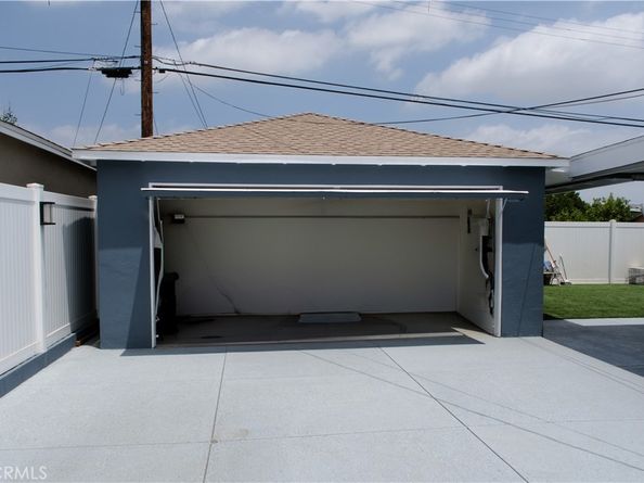 8118 Gentry Avenue, North Hollywood CA 91605