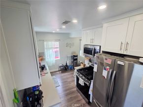 8118 Gentry Avenue, North Hollywood CA 91605