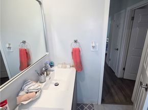 8118 Gentry Avenue, North Hollywood CA 91605