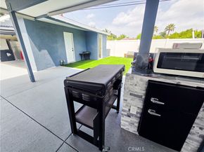 8118 Gentry Avenue, North Hollywood CA 91605