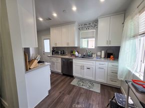 8118 Gentry Avenue, North Hollywood CA 91605