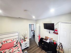8118 Gentry Avenue, North Hollywood CA 91605