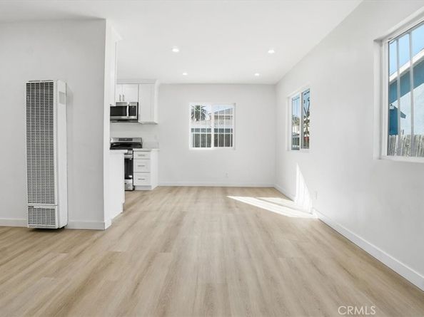 224 W 107th, Los Angeles CA 90003