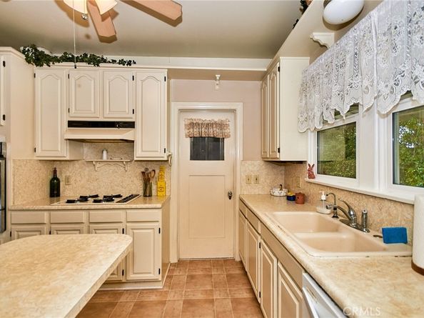 900 S Los Robles Avenue, Pasadena CA 91106