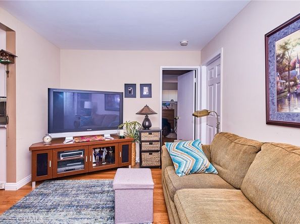 900 S Los Robles Avenue, Pasadena CA 91106