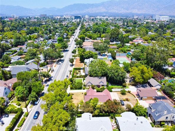 900 S Los Robles Avenue, Pasadena CA 91106