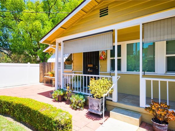 900 S Los Robles Avenue, Pasadena CA 91106