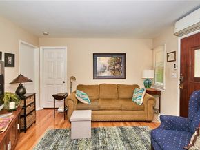 900 S Los Robles Avenue, Pasadena CA 91106