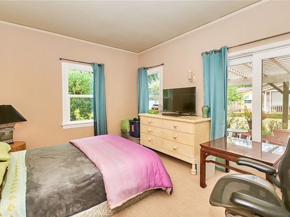 900 S Los Robles Avenue, Pasadena CA 91106