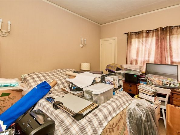 900 S Los Robles Avenue, Pasadena CA 91106