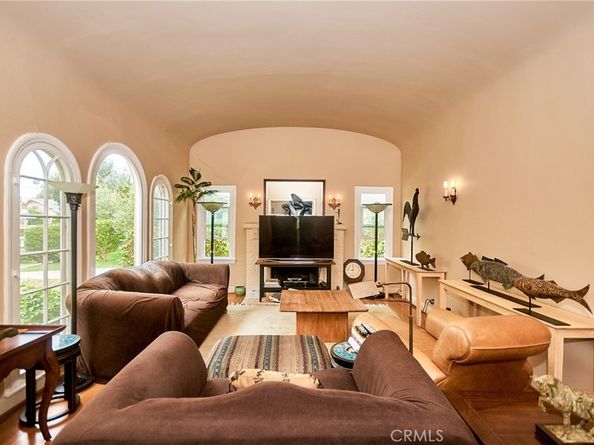 900 S Los Robles Avenue, Pasadena CA 91106