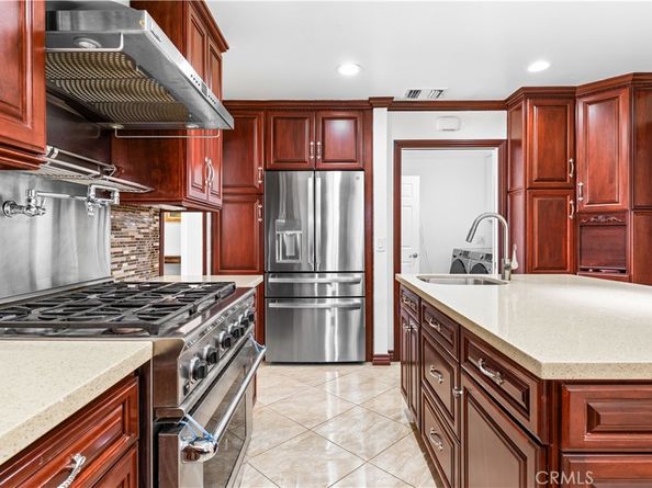 700 S Chaparro Road, Covina CA 91724
