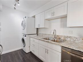 433 S Manhattan 209, Los Angeles CA 90020