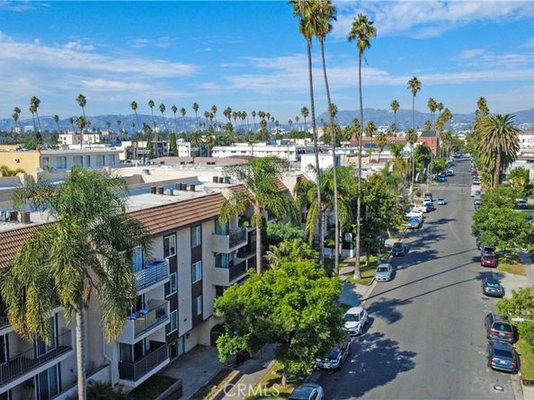 433 S Manhattan 209, Los Angeles CA 90020