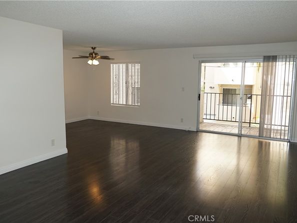 433 S Manhattan 209, Los Angeles CA 90020