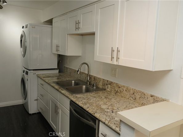 433 S Manhattan 209, Los Angeles CA 90020