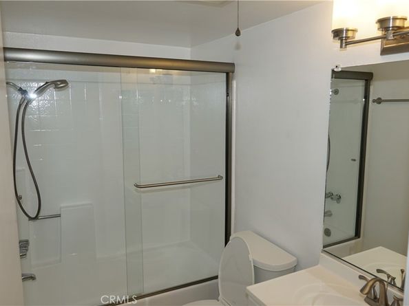 433 S Manhattan 209, Los Angeles CA 90020