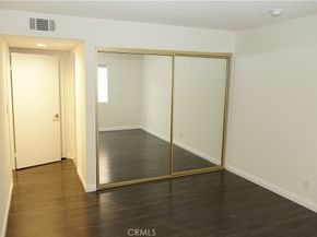 433 S Manhattan 209, Los Angeles CA 90020